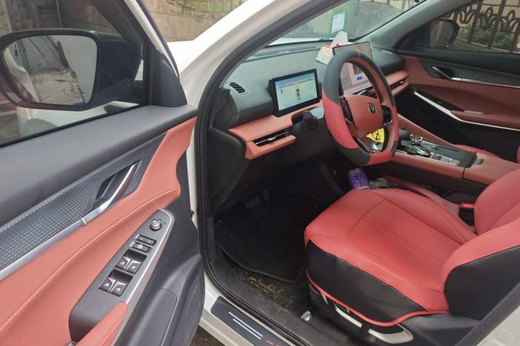 Used CHANGAN CS75 PLUS 2026 Model, Smart Champion Edition 1.5T New Blue Whale Smart Leading Version Driver Seat