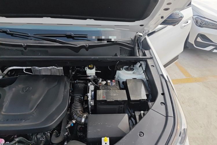 Used CHANGAN CS75 PLUS 2026 Model, Smart Champion Edition 1.5T New Blue Whale Smart Navigation Version Engine Bay Left