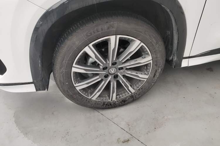 Used CHANGAN CS75 PLUS 2026 Model, Smart Champion Edition 1.5T New Blue Whale Smart Navigation Version Exterior 4