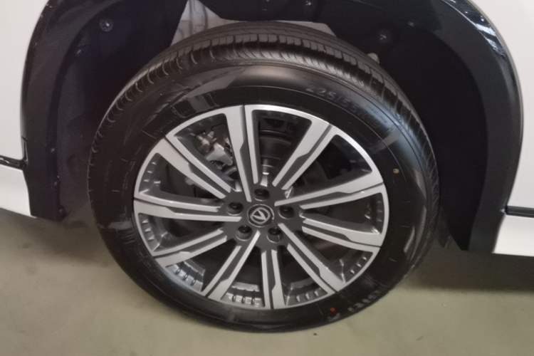 Used CHANGAN CS75 PLUS 2026 Model, Smart Champion Edition 1.5T New Blue Whale Smart Navigation Version Exterior 5