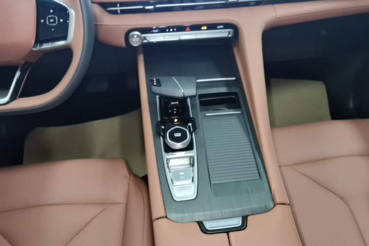 Used CHANGAN CS75 PLUS 2026 Model, Smart Champion Edition 1.5T New Blue Whale Smart Navigation Version Gear Lever