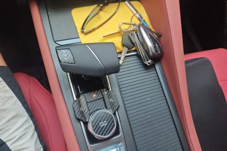 Used CHANGAN CS75 PLUS 2026 Model, Smart Champion Edition 1.5T New Blue Whale Smart Leading Version Gear Lever