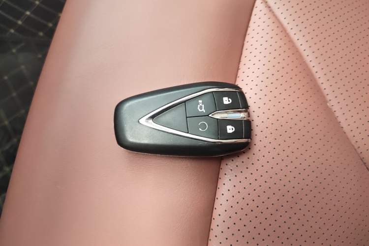 Used CHANGAN CS75 PLUS 2026 Model, Smart Champion Edition 1.5T New Blue Whale Smart Navigation Version Interior 1