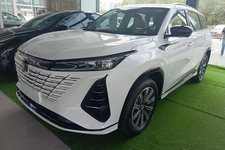 CHANGAN CS75 PLUS 2026 Model, Smart Champion Edition 1.5T New Blue Whale Smart Navigation Version
