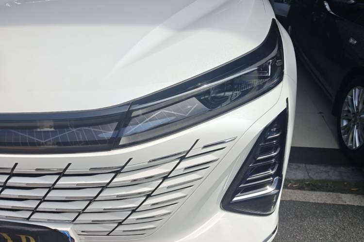 Used CHANGAN CS75 PLUS 2026 Model, Smart Champion Edition 1.5T New Blue Whale Smart Navigation Version Left Front Headlight