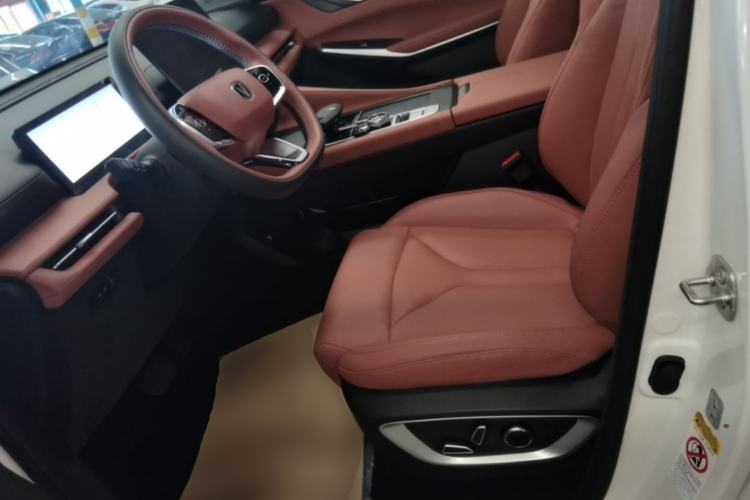 Used CHANGAN CS75 PLUS 2026 Model, Smart Champion Edition 1.5T New Blue Whale Smart Navigation Version Left Front Seat