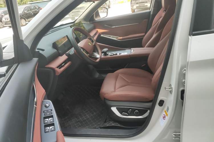 Used CHANGAN CS75 PLUS 2026 Model, Smart Champion Edition 1.5T New Blue Whale Smart Navigation Version Left Front Seat