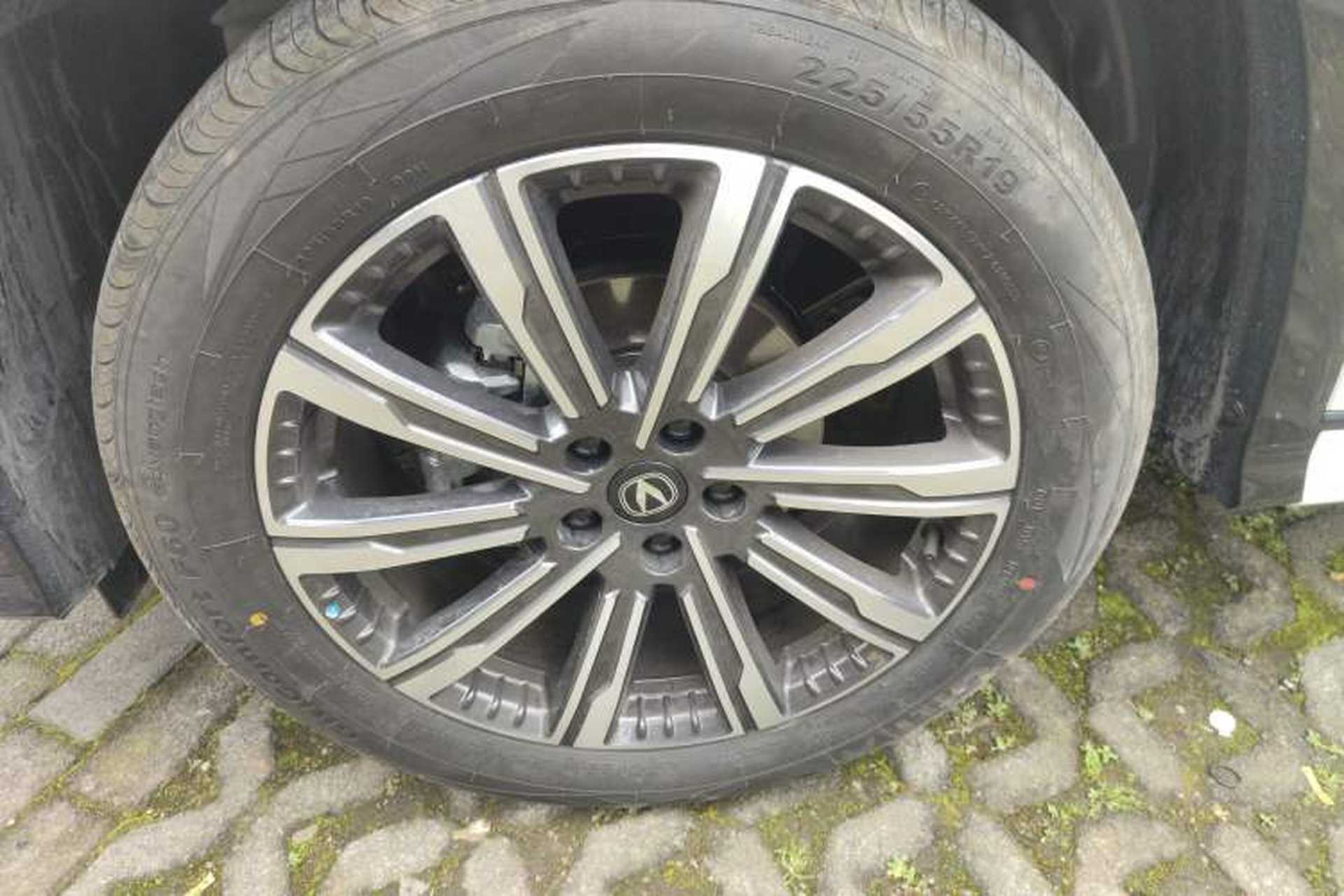 Used CHANGAN CS75 PLUS 2026 Model, Smart Champion Edition 1.5T New Blue Whale Smart Navigation Version Left Front Wheel Hub