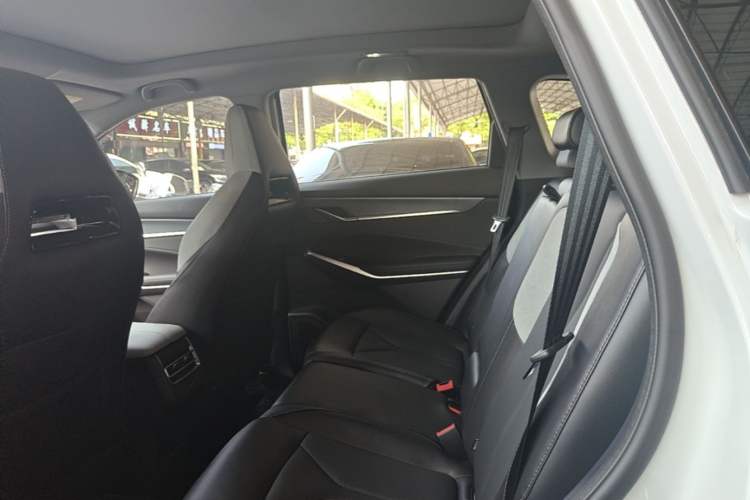 Used CHANGAN CS75 PLUS 2026 Model, Smart Champion Edition 1.5T New Blue Whale Smart Navigation Version Left Rear Seat