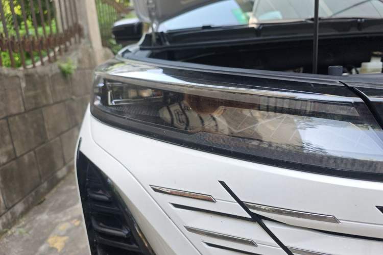 Used CHANGAN CS75 PLUS 2026 Model, Smart Champion Edition 1.5T New Blue Whale Smart Leading Version Right Front Headlight