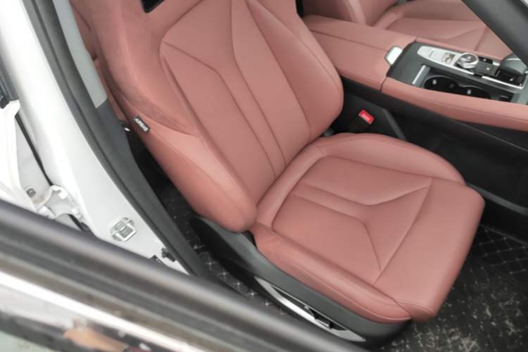 Used CHANGAN CS75 PLUS 2026 Model, Smart Champion Edition 1.5T New Blue Whale Smart Navigation Version Right Front Seat
