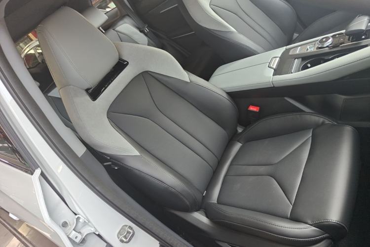Used CHANGAN CS75 PLUS 2026 Model, Smart Champion Edition 1.5T New Blue Whale Smart Navigation Version Right Front Seat