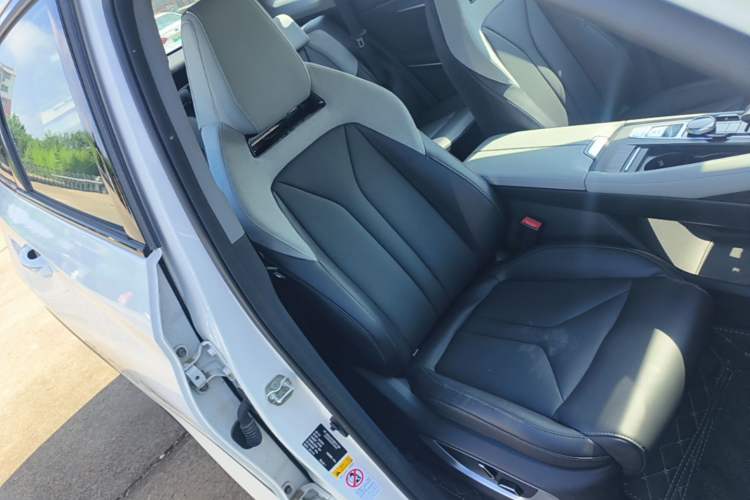 Used CHANGAN CS75 PLUS 2026 Model, Smart Champion Edition 1.5T New Blue Whale Smart Navigation Version Right Front Seat