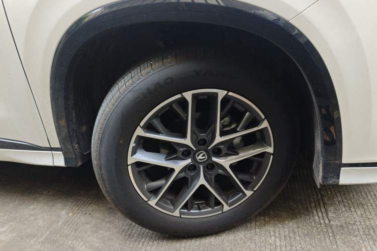 Used CHANGAN CS75 PLUS 2026 Model, Smart Champion Edition 1.5T New Blue Whale Smart Leading Version Right Front Wheel Hub
