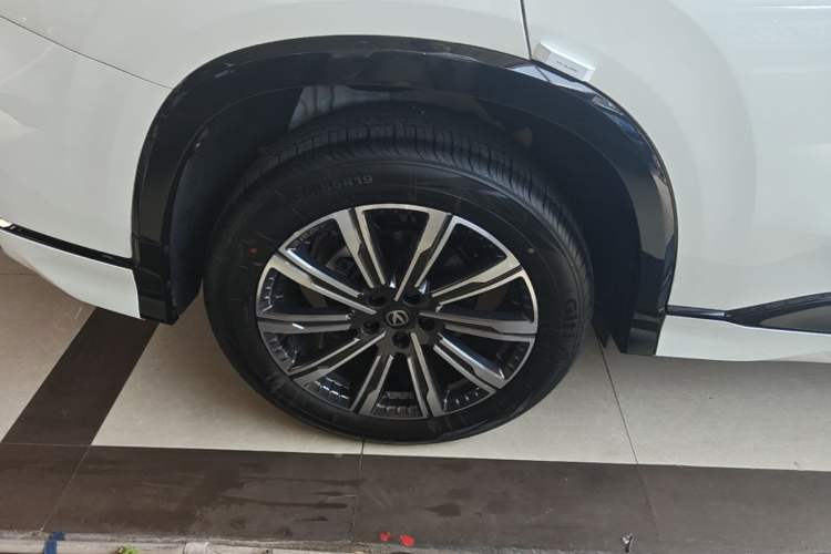 Used CHANGAN CS75 PLUS 2026 Model, Smart Champion Edition 1.5T New Blue Whale Smart Navigation Version Right Rear Wheel Hub