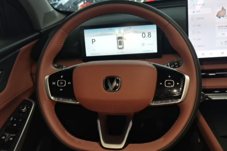 Used CHANGAN CS75 PLUS 2026 Model, Smart Champion Edition 1.5T New Blue Whale Smart Navigation Version Steering Wheel