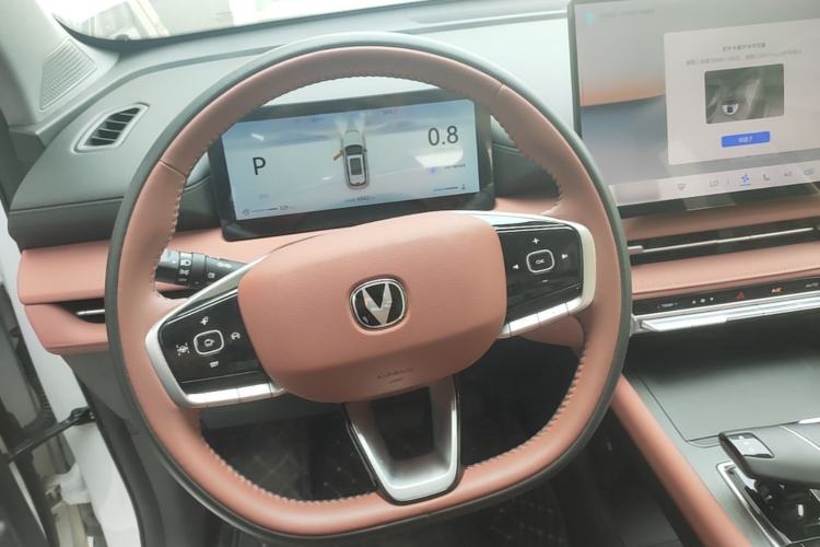 Used CHANGAN CS75 PLUS 2026 Model, Smart Champion Edition 1.5T New Blue Whale Smart Navigation Version Steering Wheel