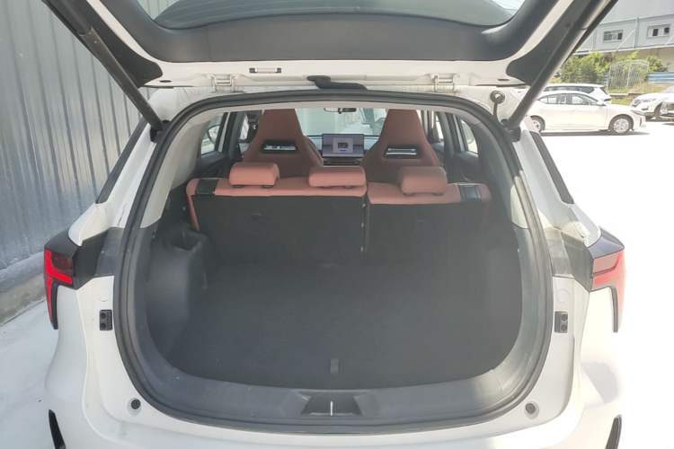 Used CHANGAN CS75 PLUS 2026 Model, Smart Champion Edition 1.5T New Blue Whale Smart Navigation Version Trunk