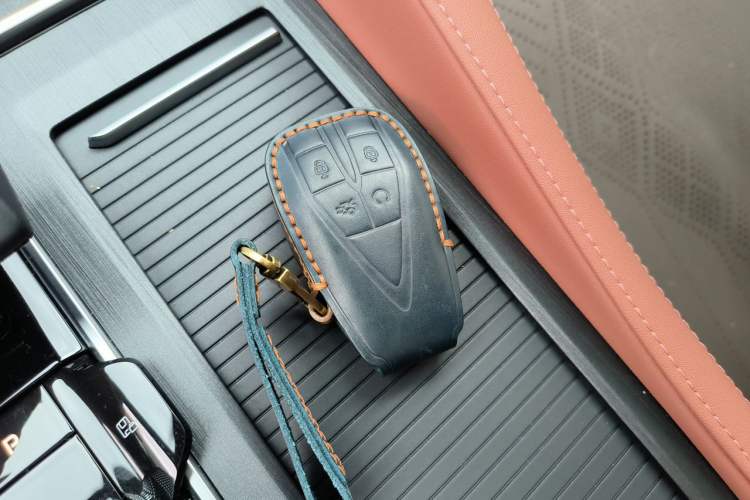 Used CHANGAN CS75 PLUS 2026 Model, Smart Champion Edition 1.5T New Blue Whale Smart Navigation Version Vehicle Key