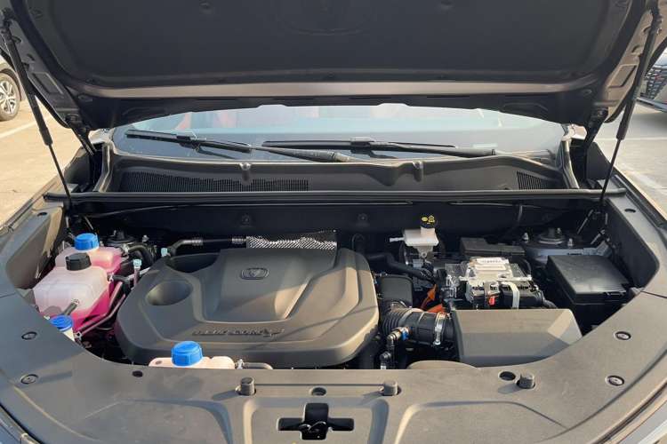 Used CHANGAN CS75 PLUS iDD 2023 ZhiDian iDD Smart Leading Model Engine Bay