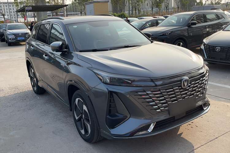 Used CHANGAN CS75 PLUS iDD 2023 ZhiDian iDD Smart Leading Model Front Right 45 Deg