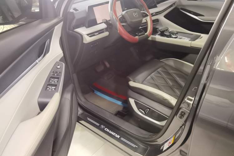 Used CHANGAN CS75 PLUS iDD 2023 ZhiDian iDD Smart Leading Model Interior 2