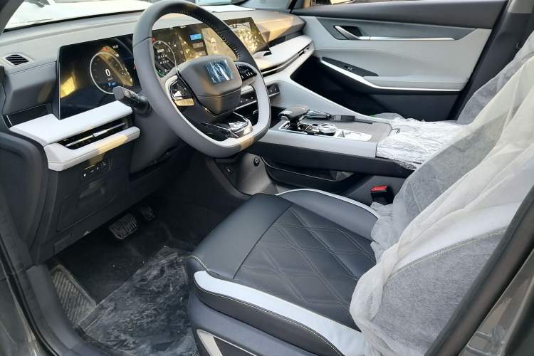 Used CHANGAN CS75 PLUS iDD 2023 ZhiDian iDD Smart Leading Model Interior 2