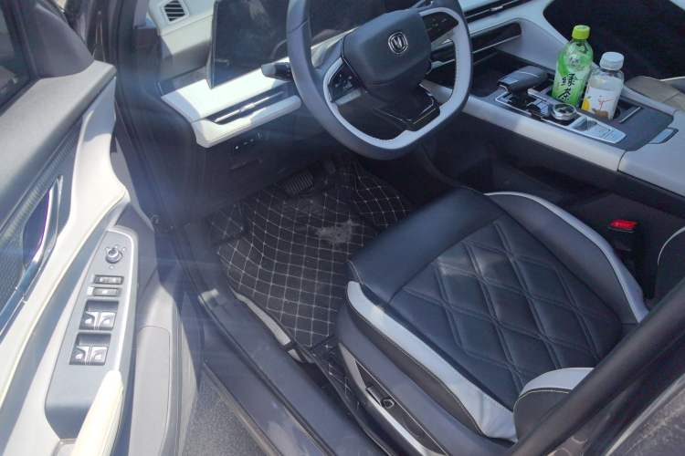 Used CHANGAN CS75 PLUS iDD 2023 ZhiDian iDD Smart Leading Model Interior 2