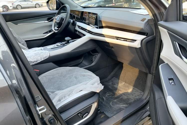 Used CHANGAN CS75 PLUS iDD 2023 ZhiDian iDD Smart Leading Model Interior 7