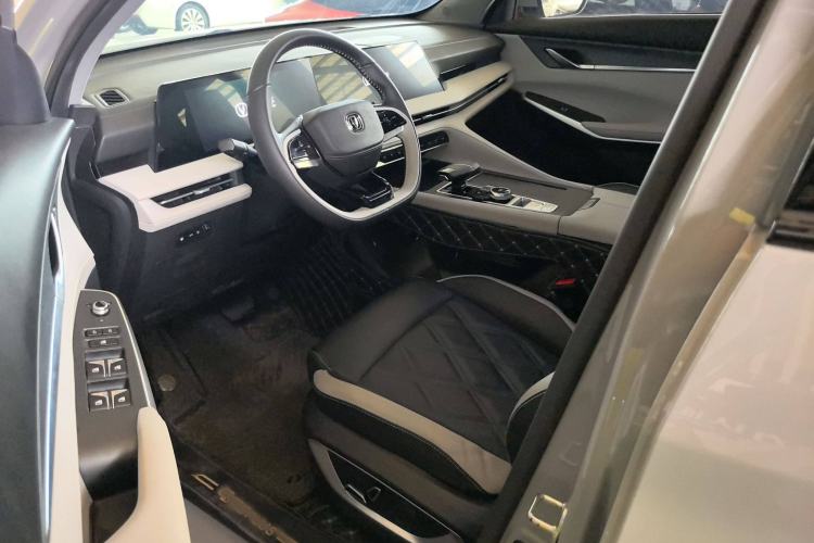 Used CHANGAN CS75 PLUS iDD 2023 ZhiDian iDD Smart Leading Model Left Front Seat