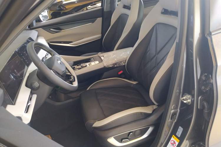 Used CHANGAN CS75 PLUS iDD 2023 ZhiDian iDD Smart Leading Model Left Front Seat