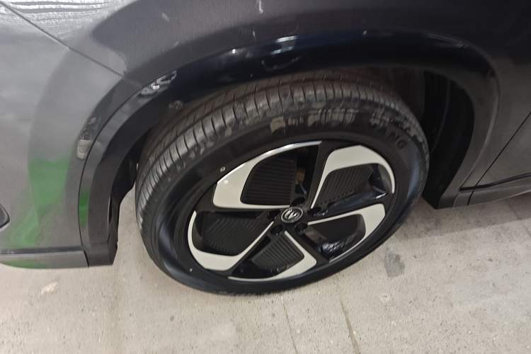 Used CHANGAN CS75 PLUS iDD 2023 ZhiDian iDD Smart Leading Model Left Front Wheel Hub