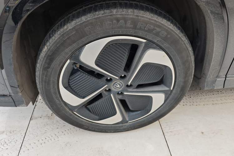 Used CHANGAN CS75 PLUS iDD 2023 ZhiDian iDD Smart Leading Model Left Front Wheel Hub