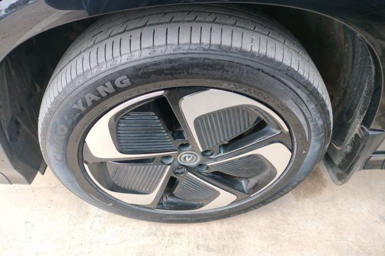Used CHANGAN CS75 PLUS iDD 2023 ZhiDian iDD Smart Leading Model Left Front Wheel Hub