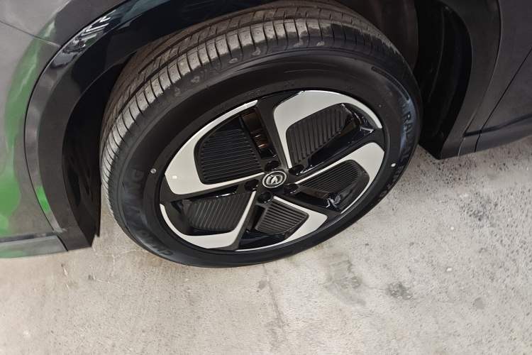 Used CHANGAN CS75 PLUS iDD 2023 ZhiDian iDD Smart Leading Model Left Front Wheel Hub