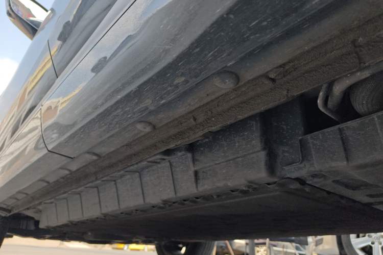 Used CHANGAN CS75 PLUS iDD 2023 ZhiDian iDD Smart Leading Model Left Side Sill