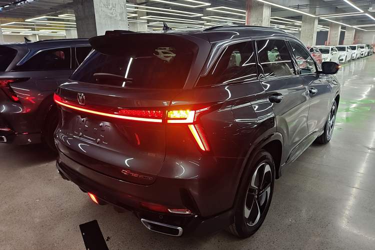 Used CHANGAN CS75 PLUS iDD 2023 ZhiDian iDD Smart Leading Model Rear Right 45 Deg