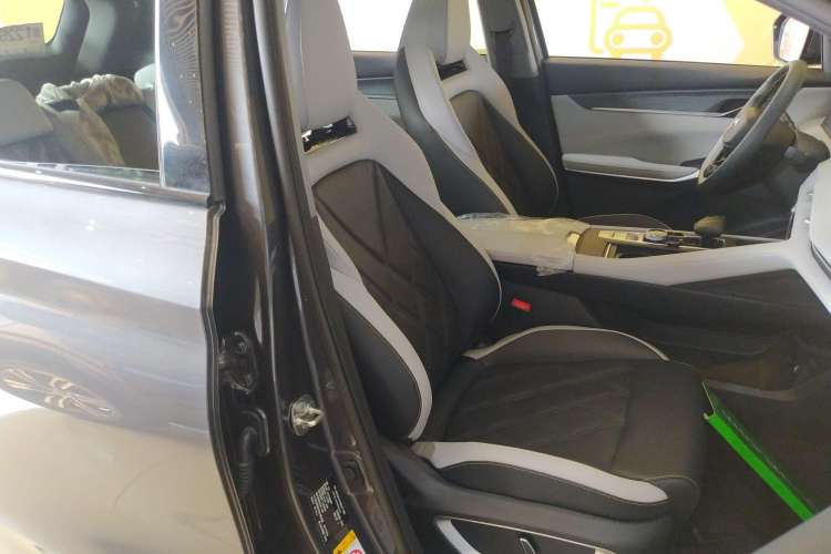 Used CHANGAN CS75 PLUS iDD 2023 ZhiDian iDD Smart Leading Model Right Front Seat