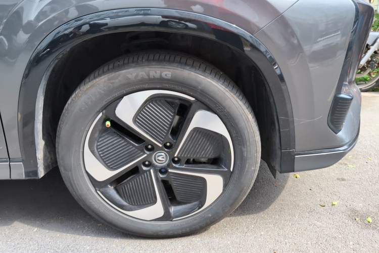 Used CHANGAN CS75 PLUS iDD 2023 ZhiDian iDD Smart Leading Model Right Front Wheel Hub