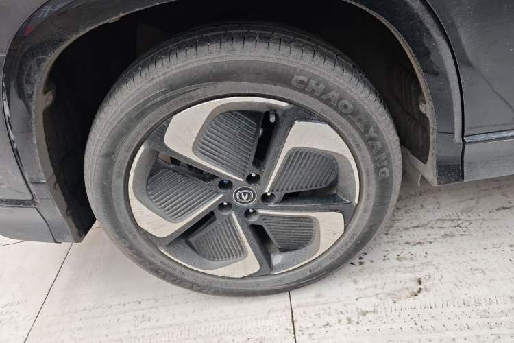 Used CHANGAN CS75 PLUS iDD 2023 ZhiDian iDD Smart Leading Model Right Rear Wheel Hub