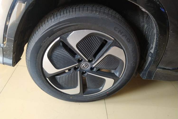 Used CHANGAN CS75 PLUS iDD 2023 ZhiDian iDD Smart Leading Model Right Rear Wheel Hub