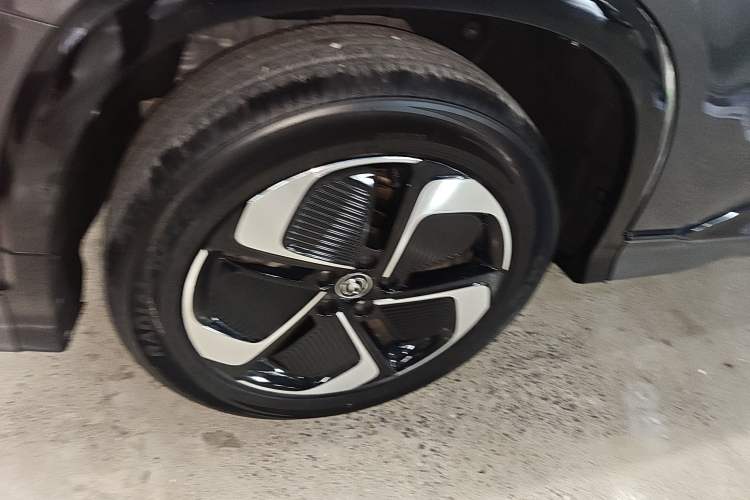 Used CHANGAN CS75 PLUS iDD 2023 ZhiDian iDD Smart Leading Model Right Rear Wheel Hub