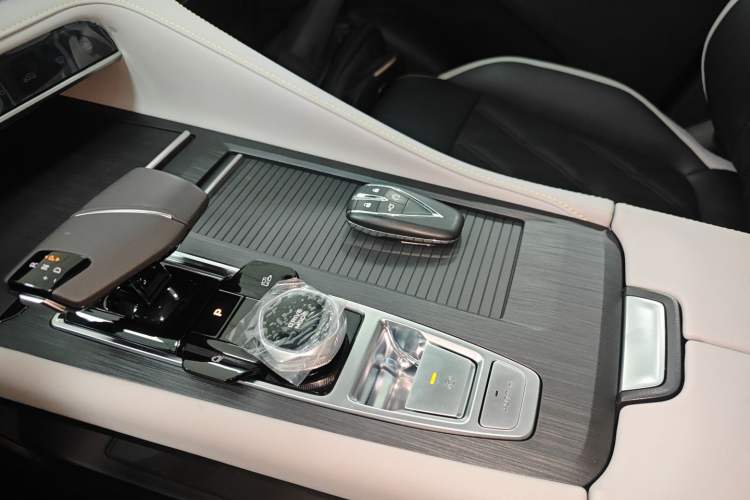 Used CHANGAN CS75 PLUS iDD 2023 ZhiDian iDD Smart Leading Model Interior 1