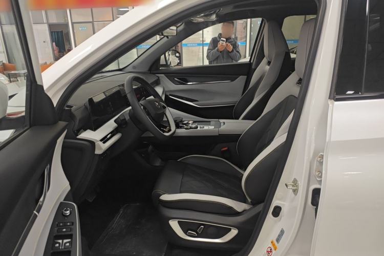 Used CHANGAN CS75 PLUS iDD 2023 ZhiDian iDD Smart Leading Model Left Front Seat