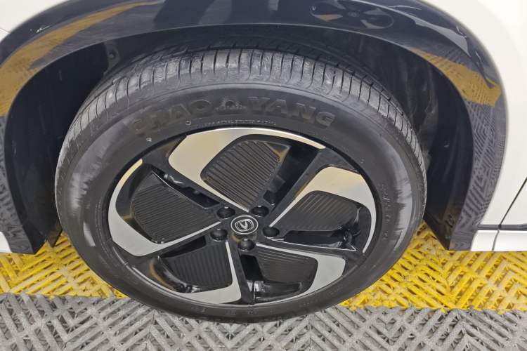 Used CHANGAN CS75 PLUS iDD 2023 ZhiDian iDD Smart Leading Model Left Front Wheel Hub