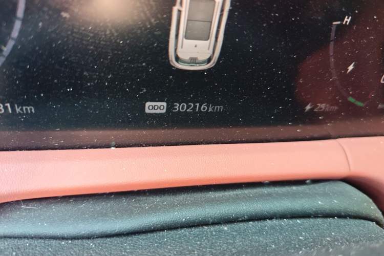 Used CHANGAN CS75 PLUS iDD 2023 ZhiDian iDD Smart Leading Model Odometer Close Up
