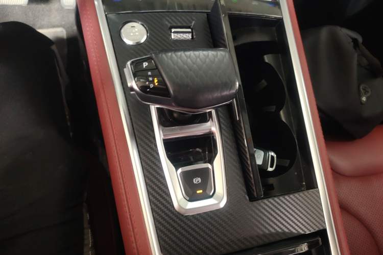 Used CHANGAN CS85 COUPE 2019 2.0T Automatic Luxury Edition China VI Standard Gear Lever