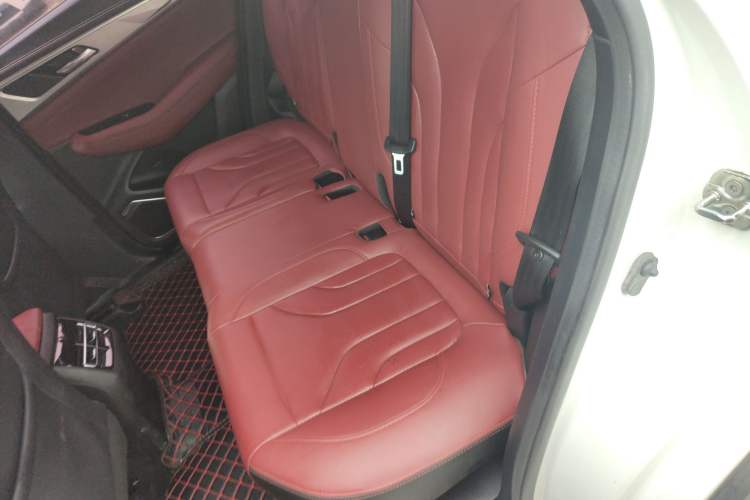 Used CHANGAN CS85 COUPE 2019 1.5T DCT Dynamic Version China VI Standard Interior 4