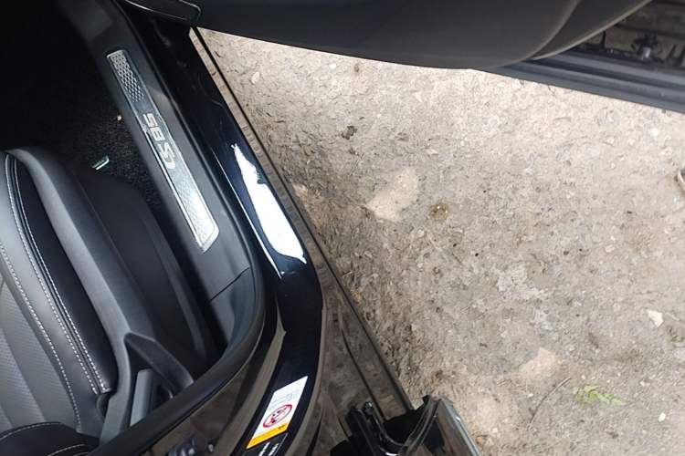 Used CHANGAN CS85 COUPE 2019 2.0T Automatic Luxury Edition China VI Standard Right Side Sill