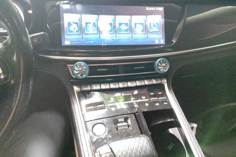 Used CHANGAN CS85 COUPE 2019 2.0T Automatic Smart Version China VI Standard Audio And AC Panel